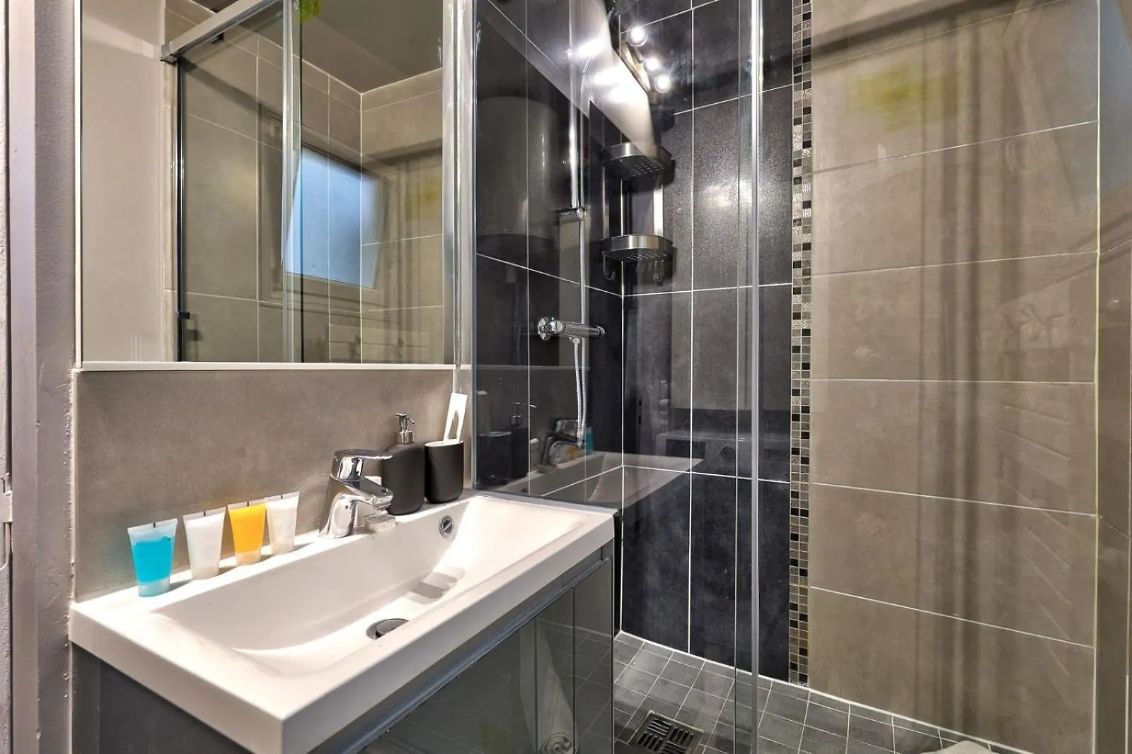 Elegante Suite Haussmannienne Au Prestige Parisien Paris