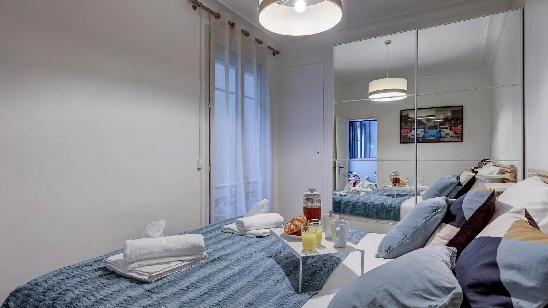 Elegante Suite Haussmannienne Au Prestige Parisien France
